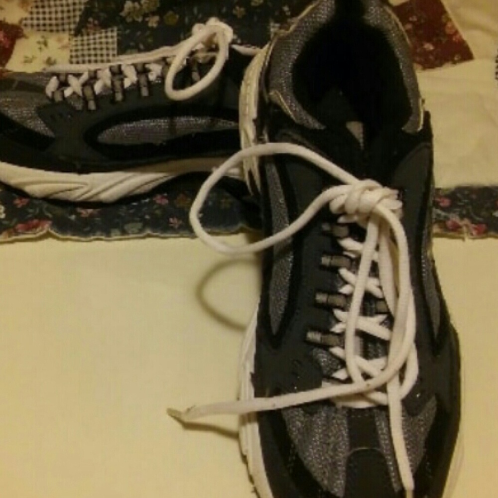 Skechers size 8.5